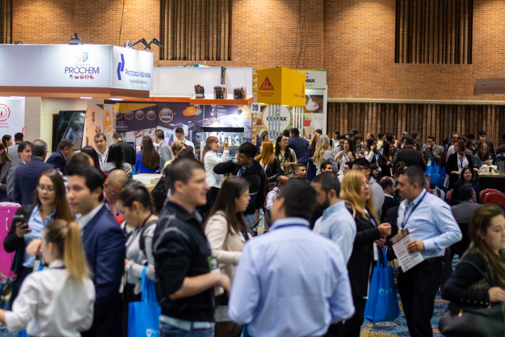 8 ways to generate leads from a trade show